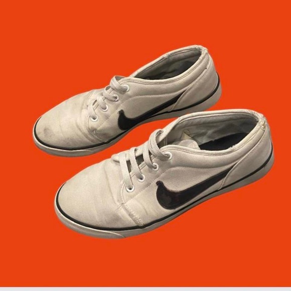 Nike Shoes Vintage Y2k White Canvas Nike Low White Tennis Shoes